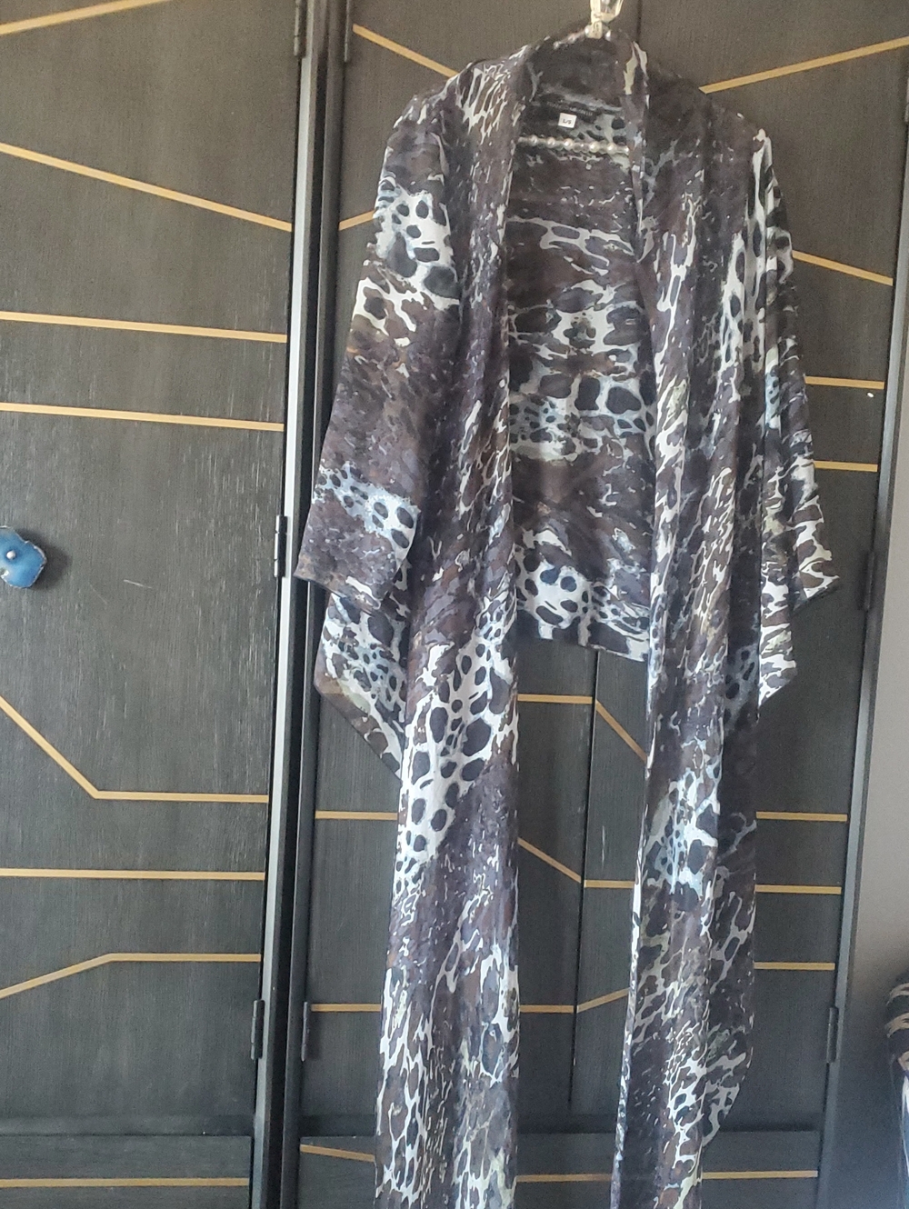 Franco Mirabelli Black & Gray Animal Print Kimono – Women’s Wrap